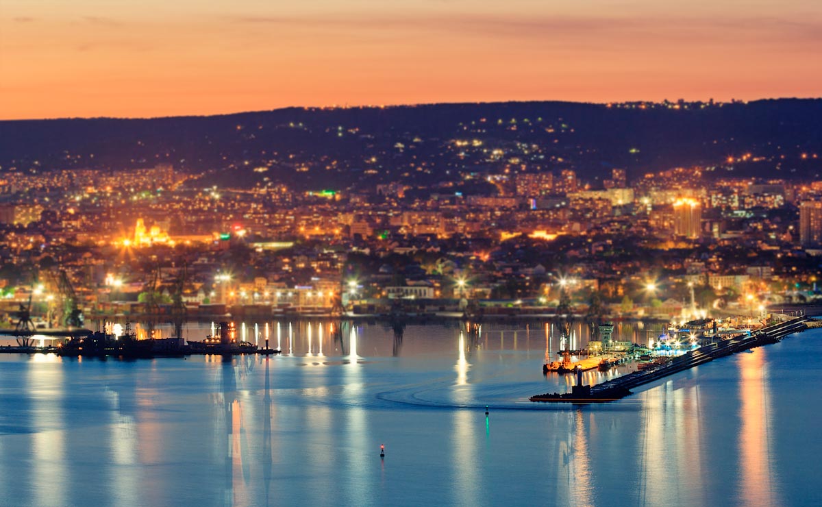 Varna at night