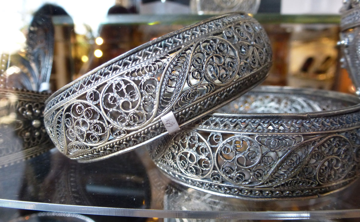 What to bring from Bulgaria. Souvenirs - Filigree Jewelry.