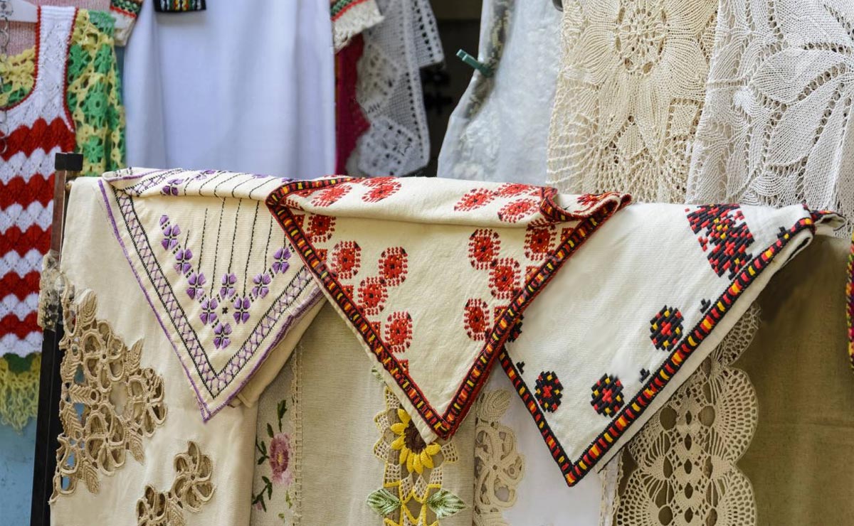 What to bring from Bulgaria. Souvenirs - Textiles.